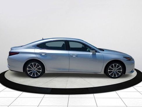 Used 2019 Lexus ES 350 FWD image 2