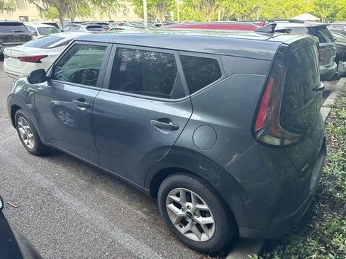 Used 2025 Kia Soul LX w/ LX Technology Package FWD image 4