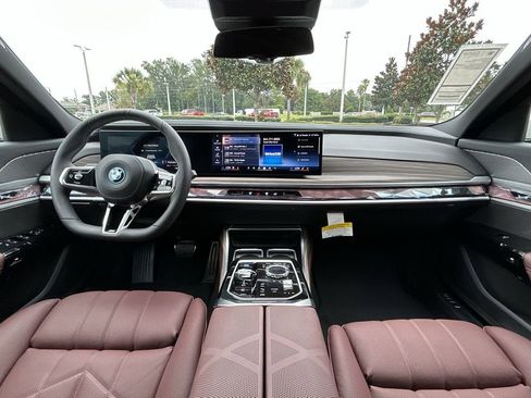 New 2025 BMW i7 xDrive60 image 24