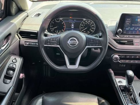Used 2022 Nissan Altima 2.0 SR FWD image 18