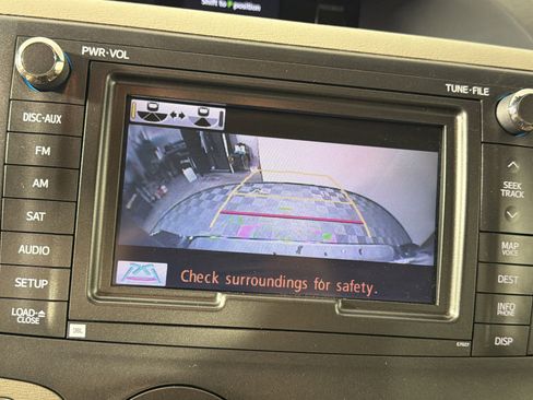 Used 2013 Toyota Sienna Limited w/ Premium Pkg AWD/4WD image 13