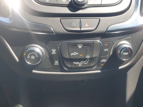 Used 2022 Chevrolet Equinox LT image 23