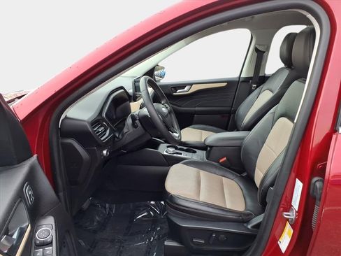 Used 2021 Ford Escape Titanium w/ Titanium Elite Package image 9