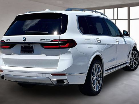 Used 2025 BMW X7 xDrive40i AWD/4WD image 2