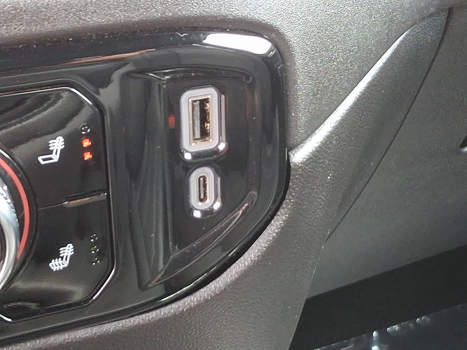 Used 2025 GMC Sierra 1500 SLT AWD/4WD image 24