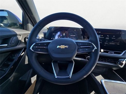 New 2026 Chevrolet Equinox LT image 12