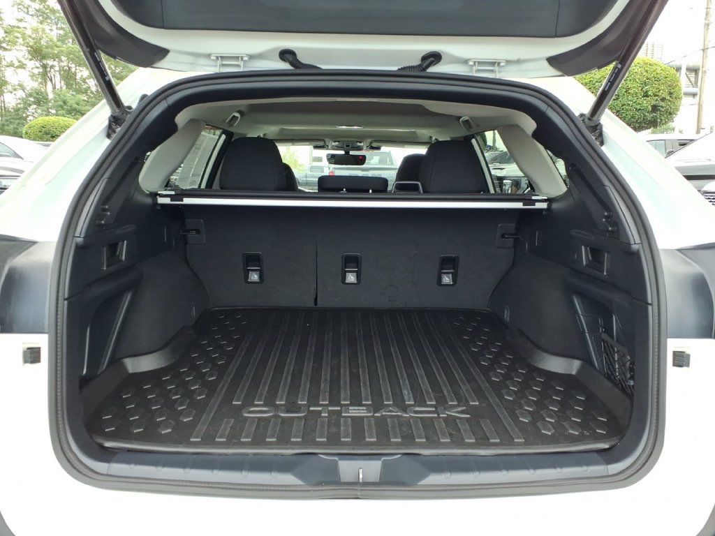 Certified 2024 Subaru Outback Premium AWD/4WD image 18