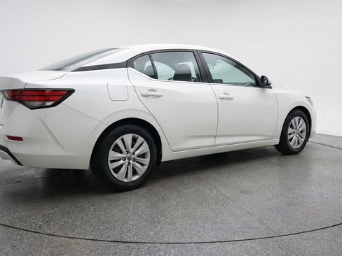 Used 2025 Nissan Sentra S FWD image 9