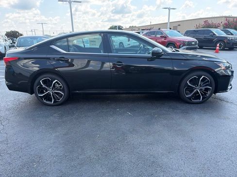 New 2026 Nissan Altima 2.5 SR FWD image 6
