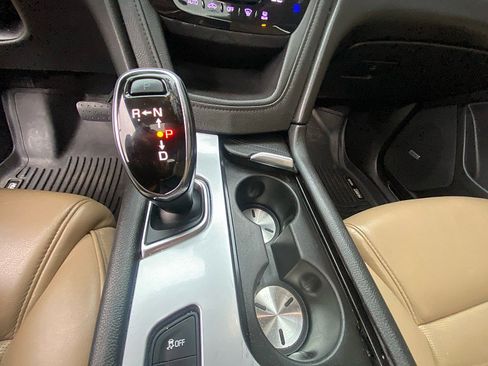 Used 2018 Cadillac XT5 Platinum w/ Driver Assist Package image 16