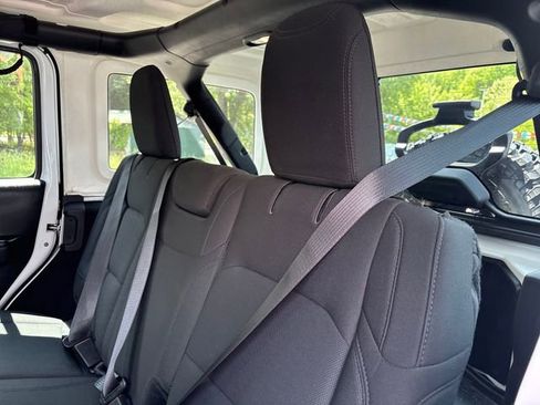 Used 2018 Jeep Wrangler Unlimited Sport AWD/4WD image 21