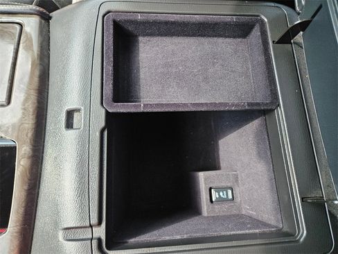 Used 2023 Nissan Armada Platinum w/ Captain's Chairs Package image 32