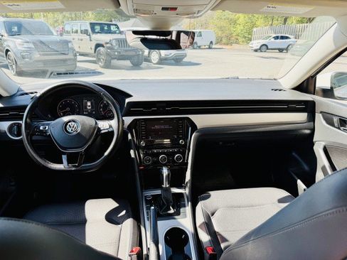 Used 2020 Volkswagen Passat 2.0T SE image 7