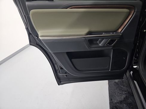 Used 2023 Rivian R1S Adventure image 17