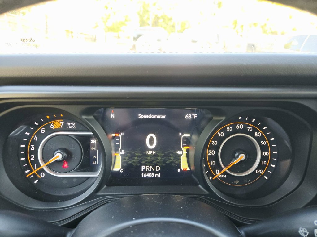 Used 2026 Jeep Wrangler Unlimited Rubicon AWD/4WD image 23