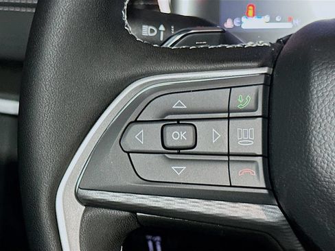 New 2025 Jeep Grand Cherokee Altitude AWD/4WD image 28