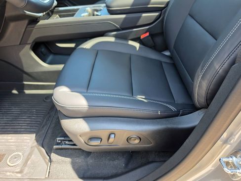 New 2026 GMC Acadia Elevation w/ Black Edition AWD/4WD image 9