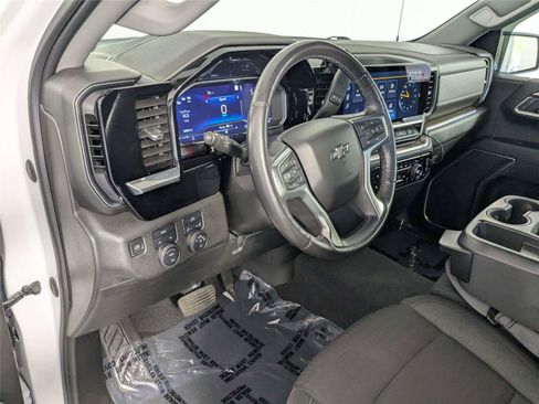 Used 2022 Chevrolet Silverado 1500 RST AWD/4WD image 10