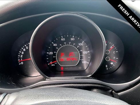 Used 2016 Kia Soul + FWD image 13