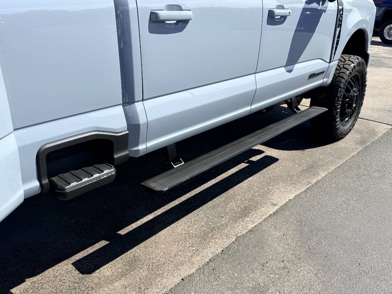 Used 2025 Ford F350 Lariat w/ Lariat Ultimate Package AWD/4WD image 15