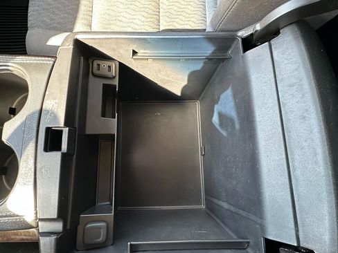 Used 2017 Chevrolet Tahoe LS w/ All-Season Package image 30