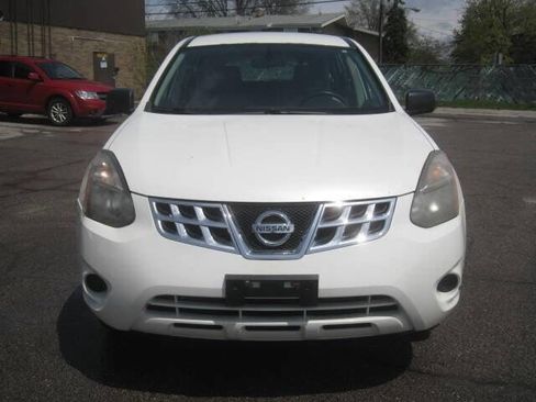 Used 2014 Nissan Rogue S image 2