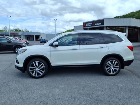 Used 2017 Honda Pilot Touring image 2