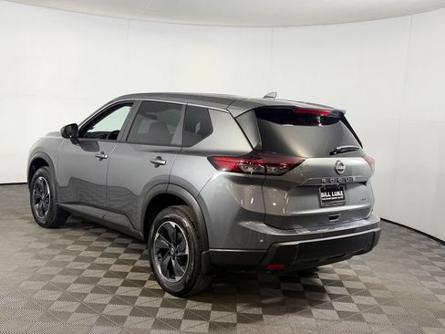 Used 2026 Nissan Rogue SV AWD/4WD image 8