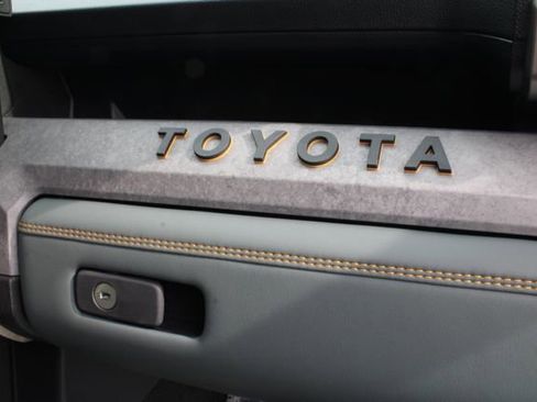 Used 2025 Toyota Tacoma Trailhunter image 37