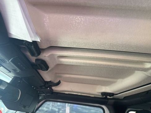 Used 2022 Jeep Gladiator Willys AWD/4WD image 29