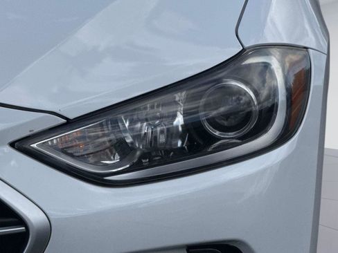 Used 2017 Hyundai Elantra SE w/ SE A/T Tech Package 03 FWD image 9