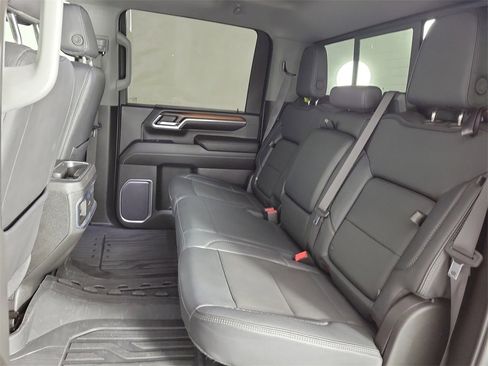 Used 2024 GMC Sierra 2500 Denali w/ Denali Reserve Package image 9