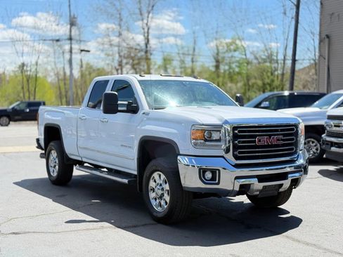 Used 2015 GMC Sierra 2500 SLT w/ Suspension Package, Off-Road AWD/4WD image 5