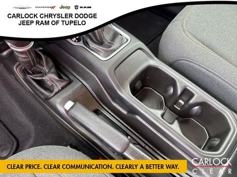 Used 2025 Jeep Wrangler Sahara image 22