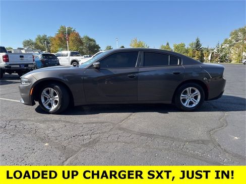 Used 2019 Dodge Charger SXT w/ Leather Interior Group image 8
