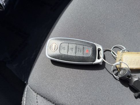 Used 2025 Nissan Sentra SV FWD image 21