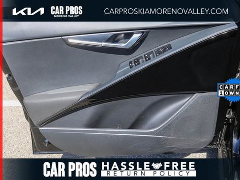 Certified 2025 Kia Niro EX image 20