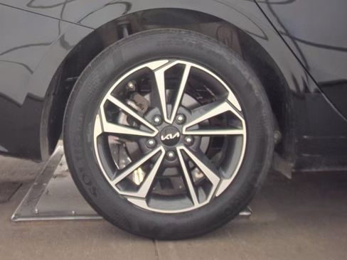 Used 2024 Kia Forte LXS w/ LXS Technology Package FWD image 20