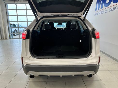 Used 2019 Ford Edge Titanium w/ Cold Weather Package AWD/4WD image 7