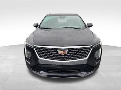 Certified 2025 Cadillac XT4 Premium Luxury w/ Cold Weather Package image 2