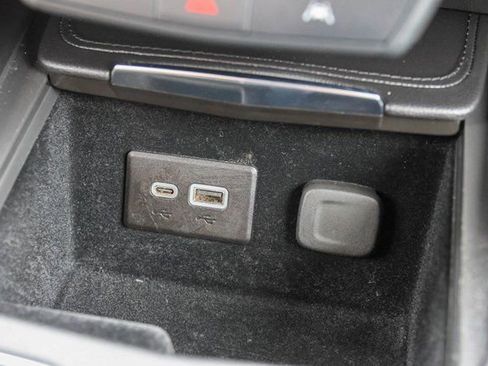 Used 2024 Cadillac XT4 Premium Luxury image 24