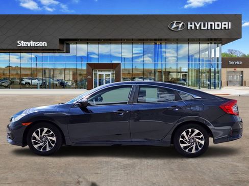 Used 2016 Honda Civic EX image 2