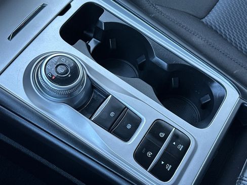 Used 2024 Ford Explorer XLT image 22