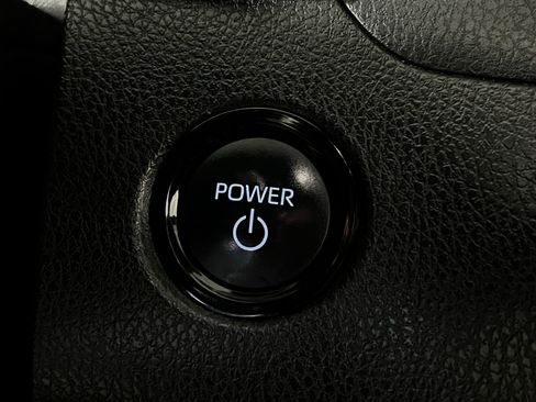 Used 2025 Toyota Camry SE image 20