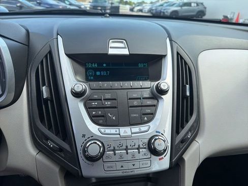 Used 2015 Chevrolet Equinox LS FWD image 16