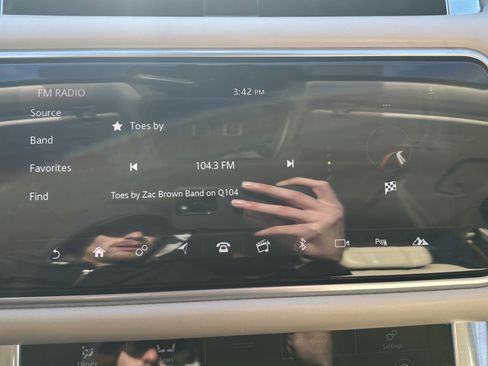 Used 2018 Land Rover Range Rover Sport HSE Dynamic image 23