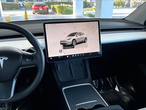 Used 2023 Tesla Model Y Long Range AWD/4WD image 9