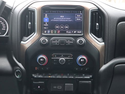 Used 2023 Chevrolet Silverado 2500 High Country w/ Technology Package image 14