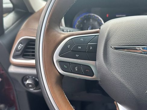 Used 2018 Chrysler Pacifica Limited FWD image 23