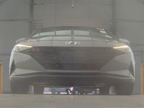 Used 2023 Hyundai Elantra SEL w/ Convenience Package image 3